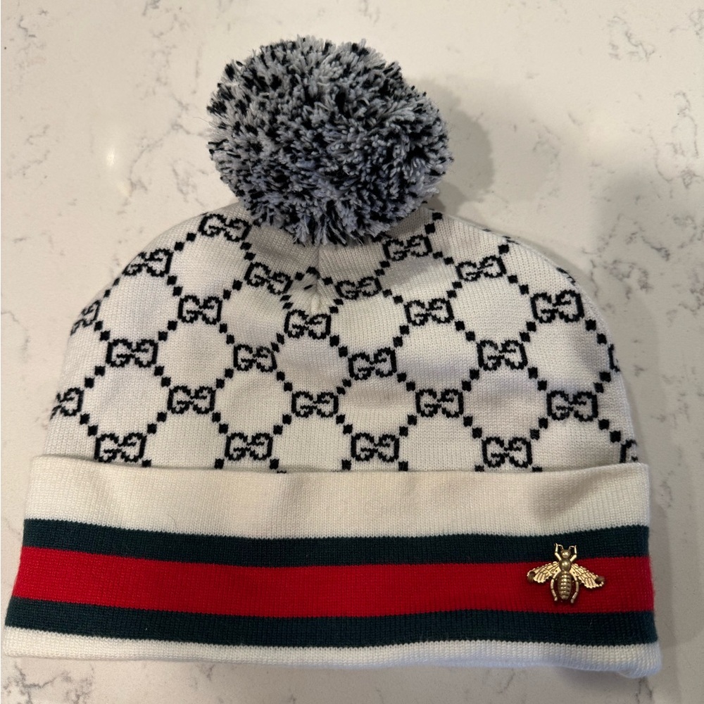 Gucci White and Black Hat with Geometric Pattern and Striped Band